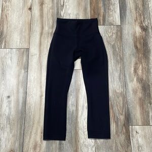 Black cropped wunder under lululemon leggings. Women’s 4.